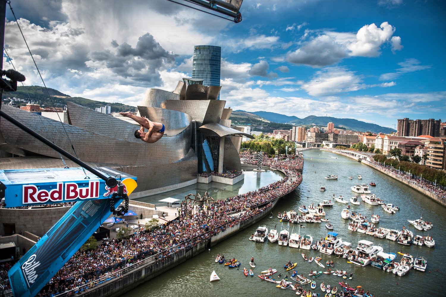 RED BULL CLIFF DIVING